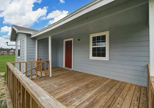 Photo 3 of Single family home for sale at 1210 Glendale St, Dayton, TX 77535 | MLS# 7772941 | Listing updated on 2026-09-17