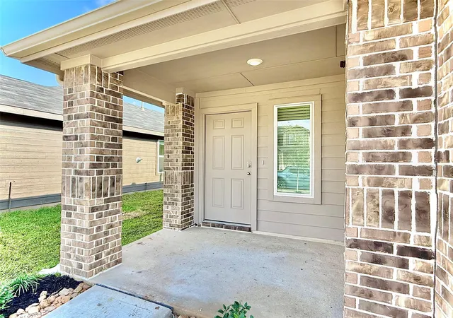 Photo 4 of Single family home for sale at 1127 Dewberry Downs Ln, Houston, TX 77090 | MLS# 17298337 | Listing updated on 2026-09-09