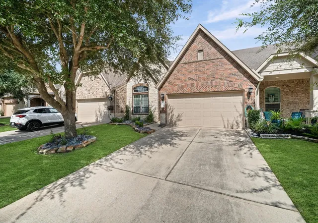 Photo 2 of Townhouse for sale at 9714 Old Timber Ln, Spring, TX 77379 | MLS# 67578189 | Listing updated on 2026-10-05