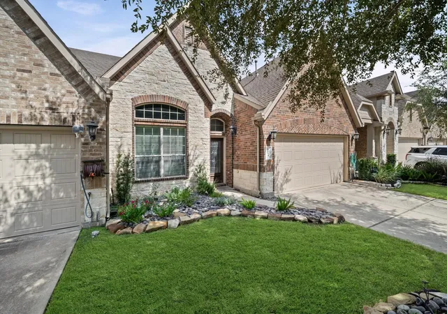 Photo 3 of Townhouse for sale at 9714 Old Timber Ln, Spring, TX 77379 | MLS# 67578189 | Listing updated on 2026-10-05