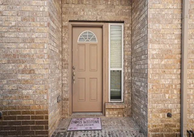 Photo 3 of Townhouse for sale at 520 N 6th Street, La Porte, TX 77571 | MLS# 47683745 | Listing updated on 2026-09-02