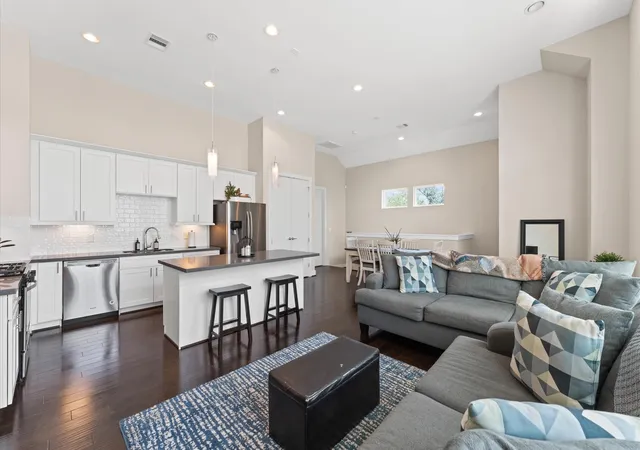 Photo 3 of Single family home for sale at 2422 Cochran St, Houston, TX 77009 | MLS# 91849701 | Listing updated on 2026-09-13