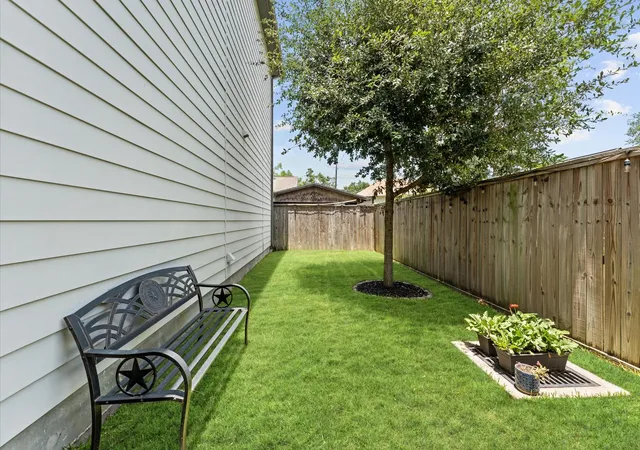 Photo 4 of Single family home for sale at 2422 Cochran St, Houston, TX 77009 | MLS# 91849701 | Listing updated on 2026-09-20