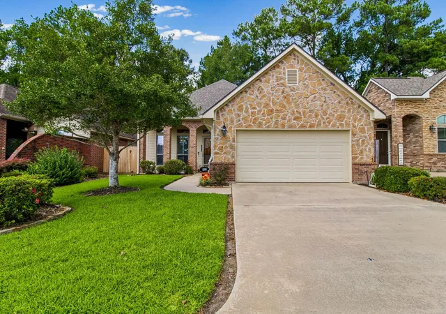 Photo 1 of Single family home for sale at 102 Sunshine Ln, Livingston, TX 77351 | MLS# 54287649 | Listing updated on 2026-09-23