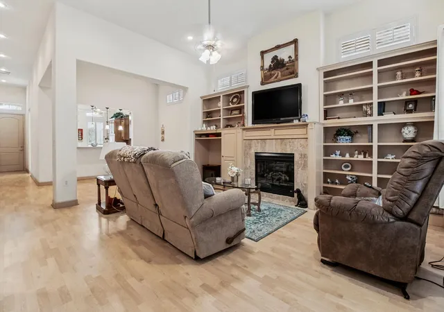 Photo 4 of Single family home for sale at 102 Sunshine Ln, Livingston, TX 77351 | MLS# 54287649 | Listing updated on 2026-09-23