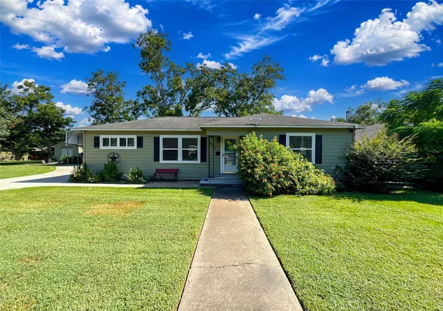 Photo 2 of Sale Pending at 4435 11th Street, Bacliff, TX 77518 | MLS# 53868430 | Listing updated on 2026-10-02