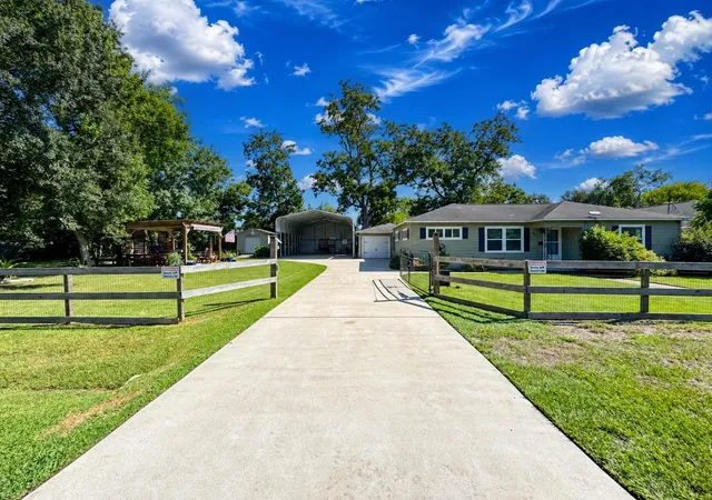 Photo 3 of Sale Pending at 4435 11th Street, Bacliff, TX 77518 | MLS# 53868430 | Listing updated on 2026-10-02