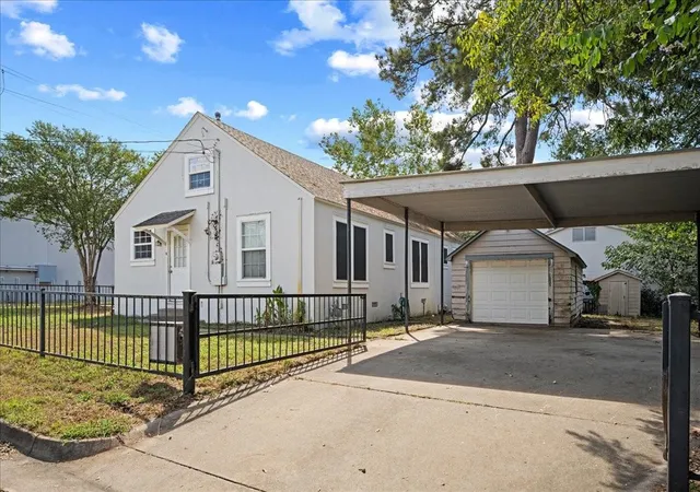 Photo 1 of Single family home for sale at 206 S Monroe St, La Grange, TX 78945 | MLS# 88121164 | Listing updated on 2026-09-09