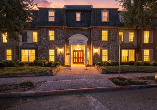 Photo 1 of Condo for sale at 353 N Post Oak Ln #825, Houston, TX 77024 | MLS# 90117592 | Listing updated on 2026-09-25