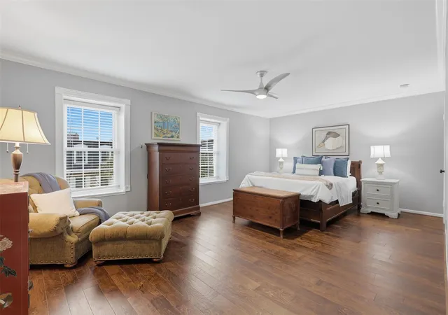 Listing Photo 5 - Condo for sale in building located at 353 N Post Oak Ln, Houston, TX 77024 - Unit #825