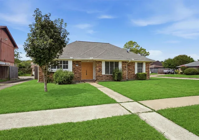 Photo 3 of Single family home for sale at 11602 Sagemeadow Ln, Houston, TX 77089 | MLS# 45170277 | Listing updated on 2026-09-13