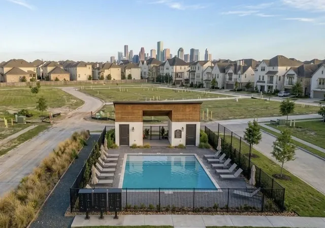 Townhouse for sale at 2722 Maxroy St, Houston, TX 77007 | MLS# 50161836