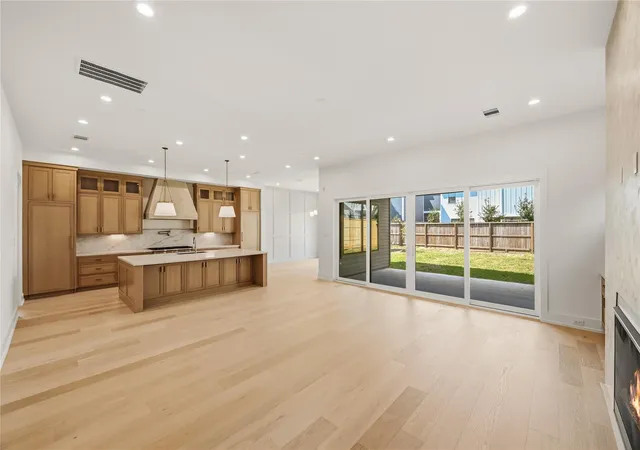 Photo 1 of Single family home for sale at 715 Merrill St, Houston, TX 77009 | MLS# 88557637 | Listing updated on 2026-09-19