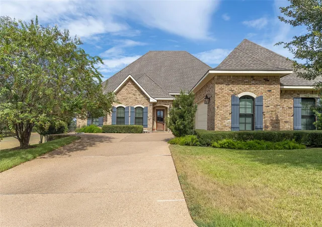 Photo 4 of Sale Pending at 2209 Carondelet Ct, Brenham, TX 77833 | MLS# 73723811 | Listing updated on 2026-09-06