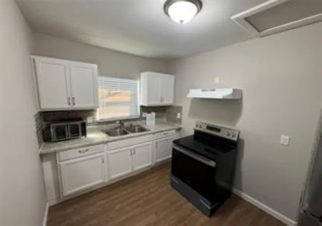 Photo 4 of Multi family home for sale at 3231 Holman St, Houston, TX 77004 | MLS# 12574776 | Listing updated on 2026-09-10
