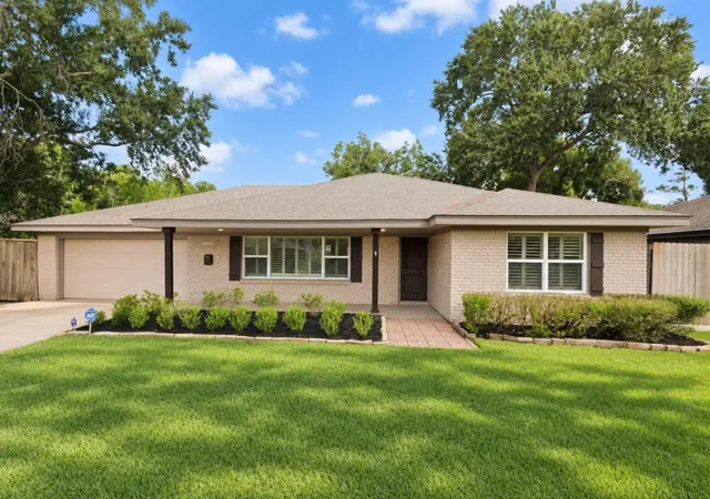 Photo 1 of Single family home for sale at 8750 Turriff, Houston, TX 77055 | MLS# 15133130 | Listing updated on 2026-10-08