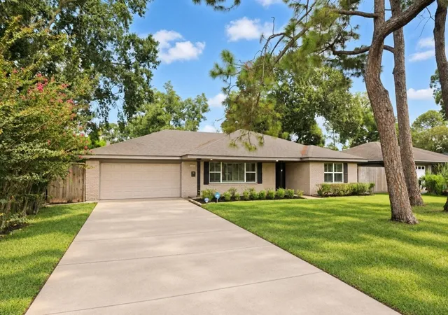 Photo 2 of Single family home for sale at 8750 Turriff, Houston, TX 77055 | MLS# 15133130 | Listing updated on 2026-10-08