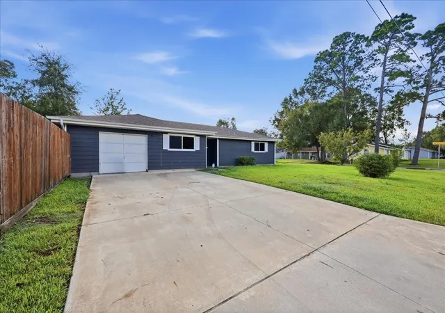 Photo 2 of Single family home for sale at 3890 Bristol Dr, Beaumont, TX 77707 | MLS# 2912484 | Listing updated on 2026-09-12