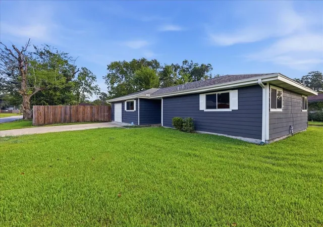 Photo 3 of Single family home for sale at 3890 Bristol Dr, Beaumont, TX 77707 | MLS# 2912484 | Listing updated on 2026-09-12