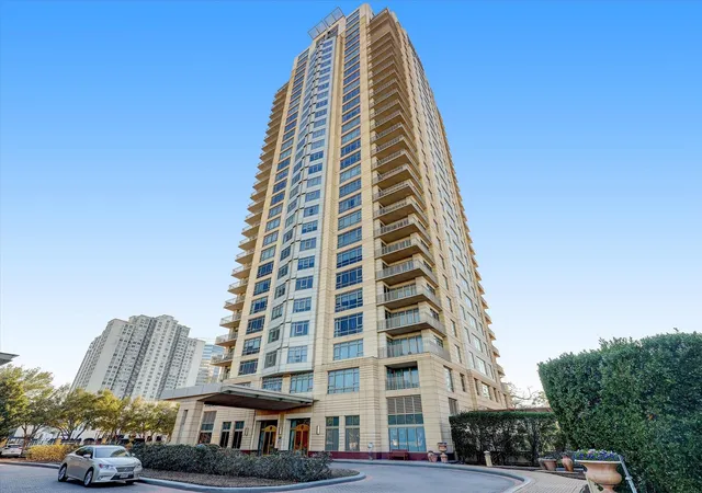 Listing Photo 2 - Condo for sale in building located at 1100 Uptown Park Blvd, Houston, TX 77056 - Unit #103
