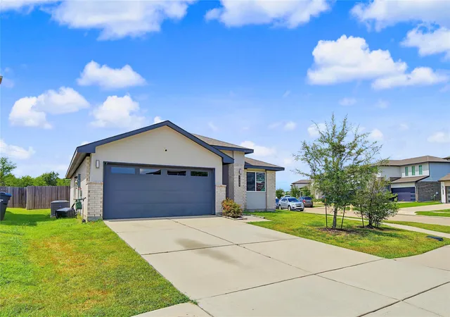 Photo 2 of Single family home for sale at 7626 Ramsgate Cliff Ln, Richmond, TX 77407 | MLS# 74885355 | Listing updated on 2026-09-12