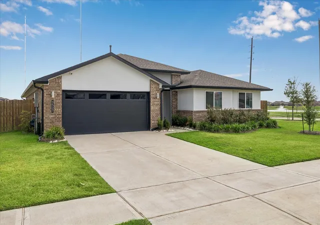 Photo 2 of Single family home for sale at 3527 Lake Landing Ln, Missouri City, TX 77459 | MLS# 50057620 | Listing updated on 2026-09-14