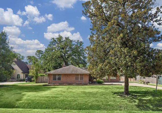 Photo 1 of Sale Pending at 10919 Britoak Ln, Houston, TX 77079 | MLS# 30971285 | Listing updated on 2026-09-15