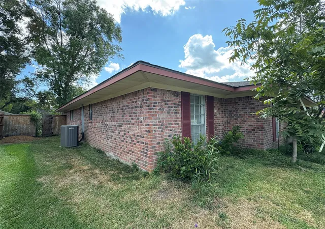 Photo 3 of Single family home for sale at 1801 Mulberry Dr, Richmond, TX 77469 | MLS# 89397055 | Listing updated on 2026-09-27