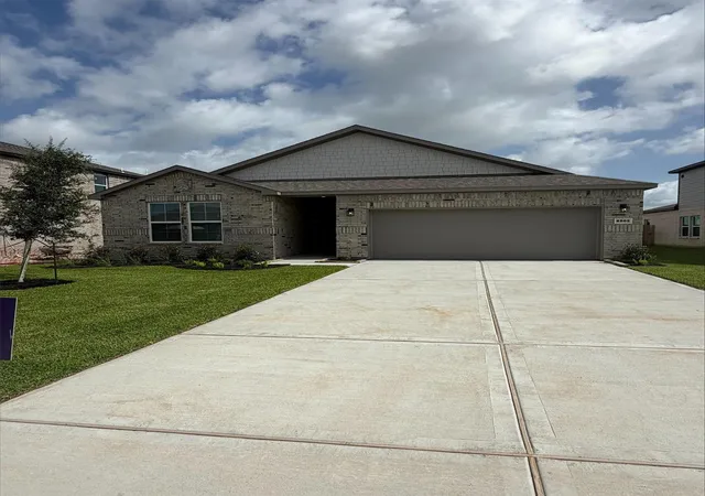 Photo 1 of Single family home for sale at 2821 Zircon Dr, Texas City, TX 77591 | MLS# 31620168 | Listing updated on 2026-09-12