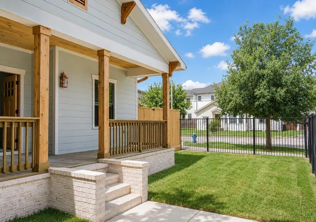 Photo 3 of Single family home for sale at 1138 Fugate St, Houston, TX 77009 | MLS# 64823156 | Listing updated on 2026-09-12