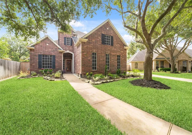 Photo 1 of Sale Pending at 13643 Schumann Trl, Sugar Land, TX 77498 | MLS# 5261589 | Listing updated on 2026-10-04