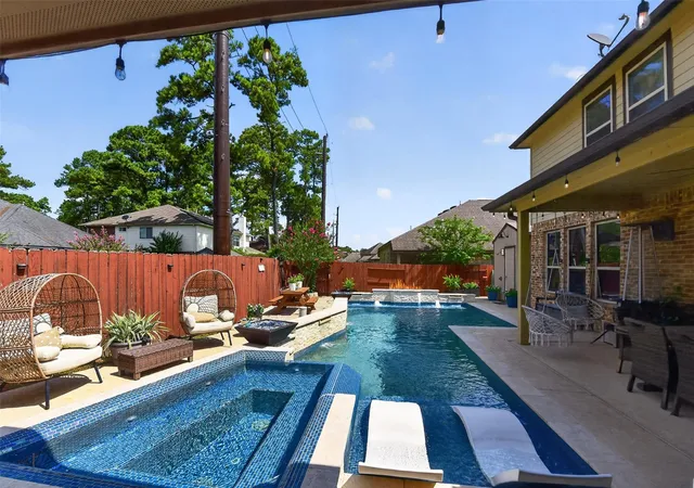 Photo 3 of Single family home for sale at 802 S Chamfer Way, Crosby, TX 77532 | MLS# 40437789 | Listing updated on 2026-09-23