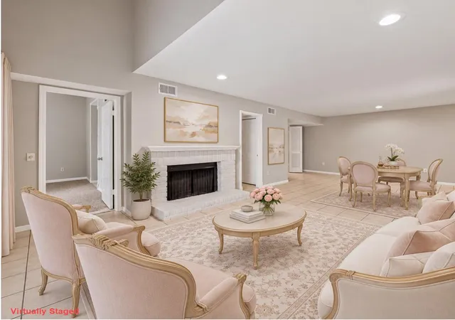 Photo 3 of Condo for sale at 9809 Richmond Ave E #E14, Houston, TX 77042 | MLS# 64715037 | Listing updated on 2026-09-26