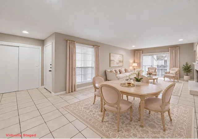 Listing Photo 4 - Condo for sale in building located at 9809 Richmond Ave E, Houston, TX 77042 - Unit #E14