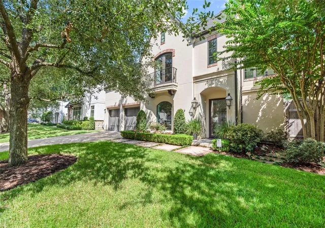 Photo 1 of Sale Pending at 6010 Floyd St, Houston, TX 77007 | MLS# 76647869 | Listing updated on 2026-09-12