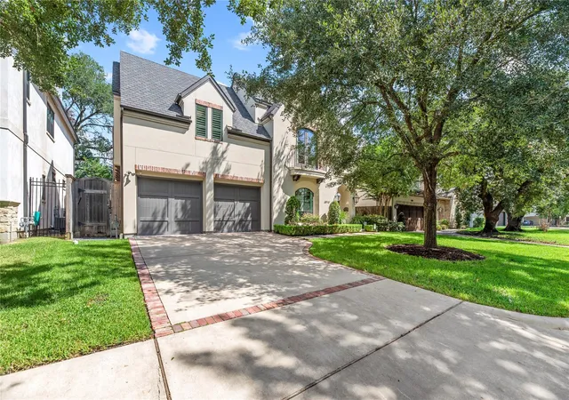 Photo 3 of Sale Pending at 6010 Floyd St, Houston, TX 77007 | MLS# 76647869 | Listing updated on 2026-09-12
