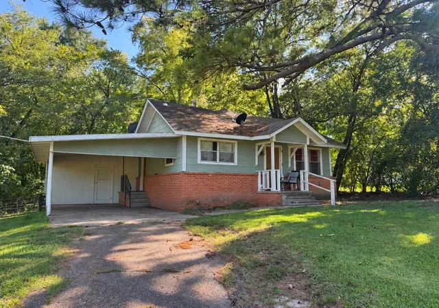 Photo 2 of Sale Pending at 1310 Old Woodville Rd, Livingston, TX 77351 | MLS# 82307225 | Listing updated on 2026-10-04
