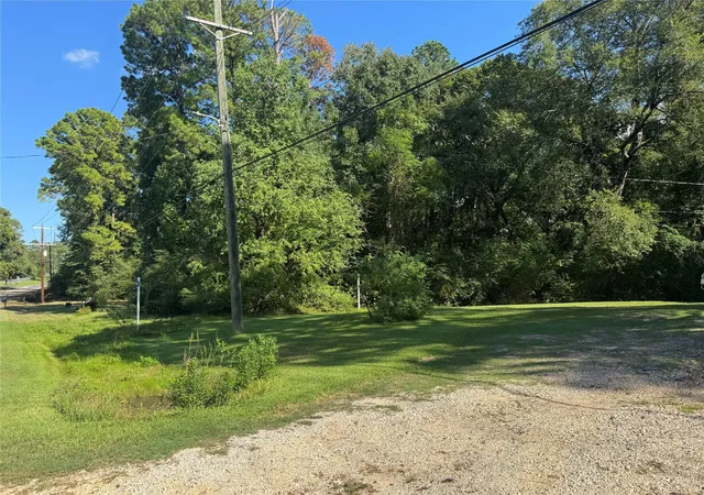 Photo 3 of Sale Pending at 1310 Old Woodville Rd, Livingston, TX 77351 | MLS# 82307225 | Listing updated on 2026-10-04