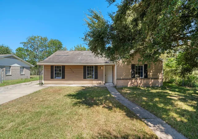 Photo 1 of Sale Pending at 5319 Greylog Dr, Houston, TX 77048 | MLS# 79454529 | Listing updated on 2026-09-21
