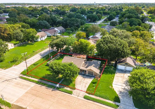 Photo 3 of Single family home for sale at 322 N Logan St, Texas City, TX 77590 | MLS# 45791852 | Listing updated on 2026-09-26
