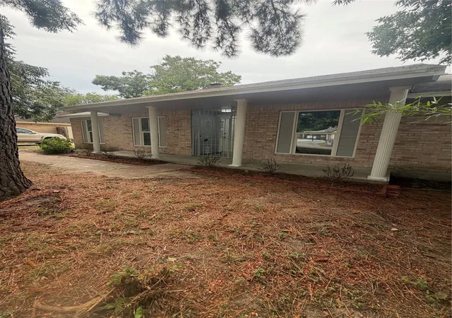 Photo 2 of Single family home for sale at 14875 Estrellita Dr, Houston, TX 77060 | MLS# 8347015 | Listing updated on 2026-09-03