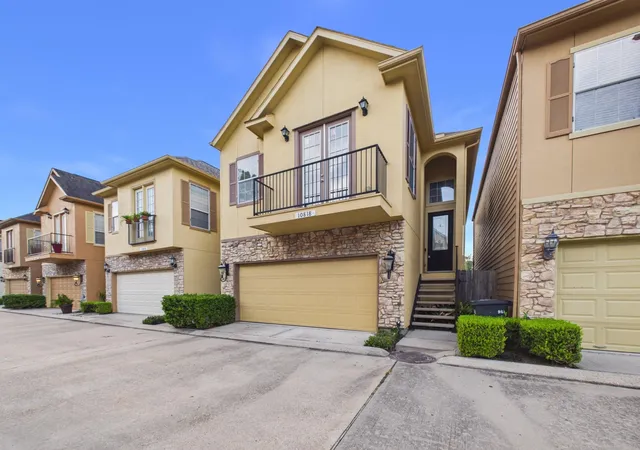 Photo 2 of Single family home for sale at 10818 Almeda Park Dr, Houston, TX 77045 | MLS# 33196148 | Listing updated on 2026-09-26