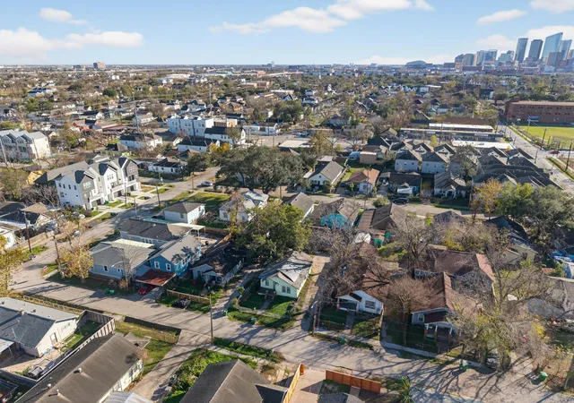 Photo 3 of Single family home for sale at 1222 Genova St, Houston, TX 77009 | MLS# 83564657 | Listing updated on 2026-09-16