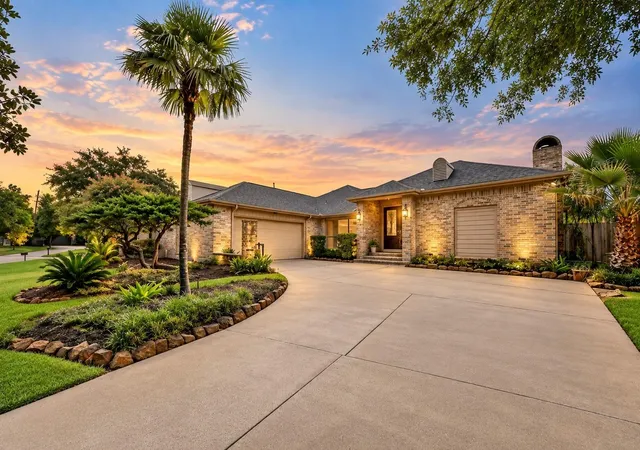 Photo 1 of Single family home for sale at 3110 Amesbury Ct, Sugar Land, TX 77478 | MLS# 33514053 | Listing updated on 2026-10-04