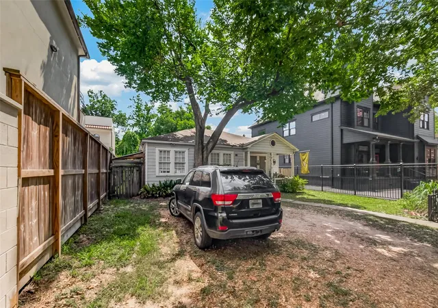 Photo 1 of Single family home for sale at 434 Heights Blvd, Houston, TX 77007 | MLS# 41940091 | Listing updated on 2026-09-24