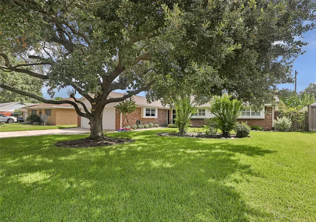 Photo 1 of Single family home for sale at 1705 Hartt St, Baytown, TX 77520 | MLS# 39321053 | Listing updated on 2026-09-20