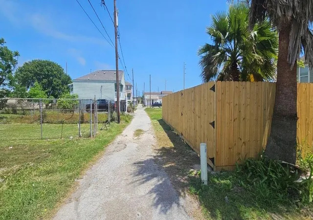 Photo 3 of Land for sale at 0 Church St, Galveston, TX 77550 | MLS# 3076185 | Listing updated on 2026-10-06