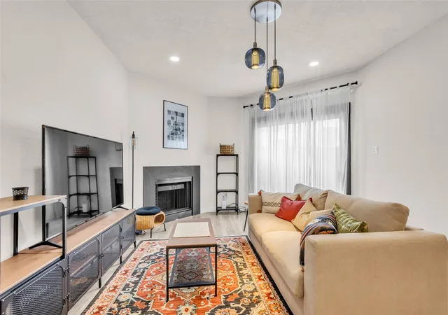 Photo 1 of Condo for sale at 10855 Meadowglen Ln #604, Houston, TX 77042 | MLS# 12603312 | Listing updated on 2026-09-19