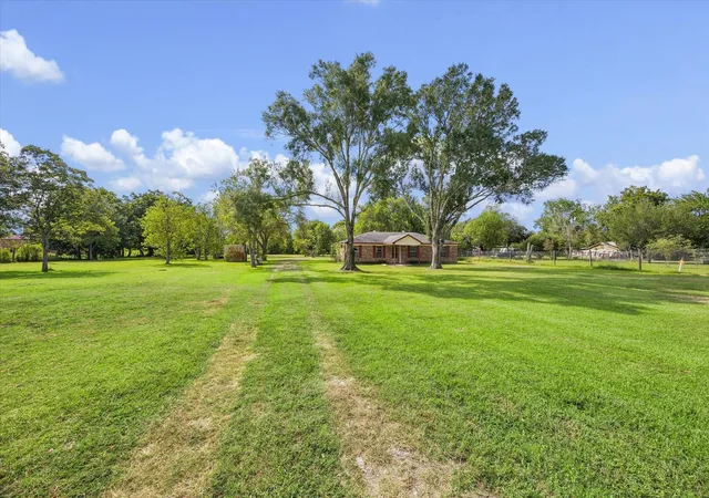 Photo 2 of Single family home for sale at 18111 Roy Long Rd, Pearland, TX 77584 | MLS# 9776878 | Listing updated on 2026-09-24