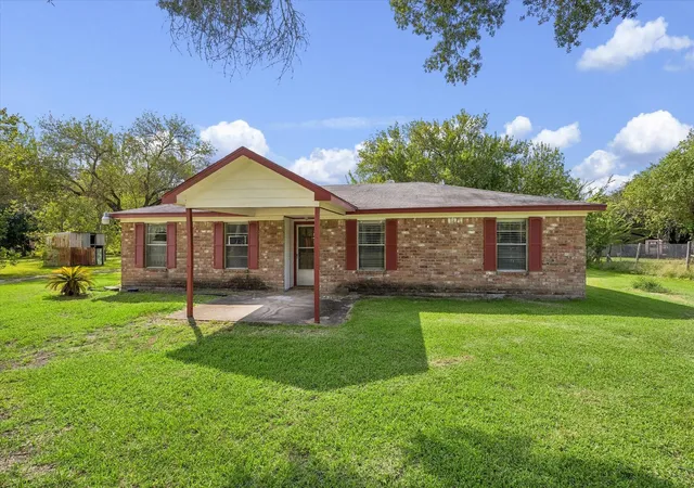 Photo 3 of Single family home for sale at 18111 Roy Long Rd, Pearland, TX 77584 | MLS# 9776878 | Listing updated on 2026-09-24